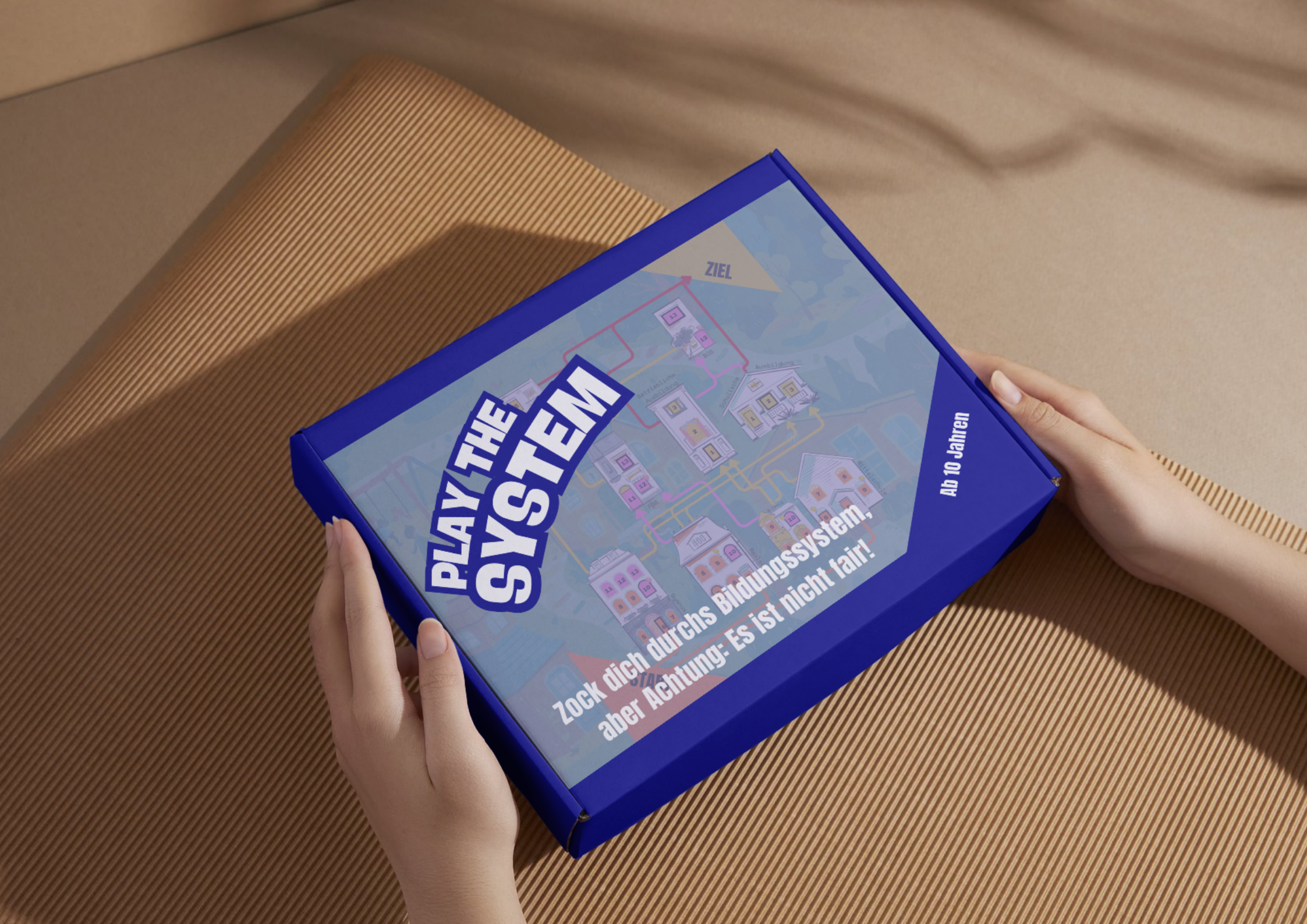 Spielbrett in Händen